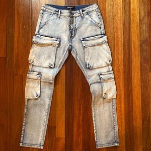Men’s Sz 32 Light Wash Cargo Denim. Slim, Tapered Fit w/ Slight Stretch